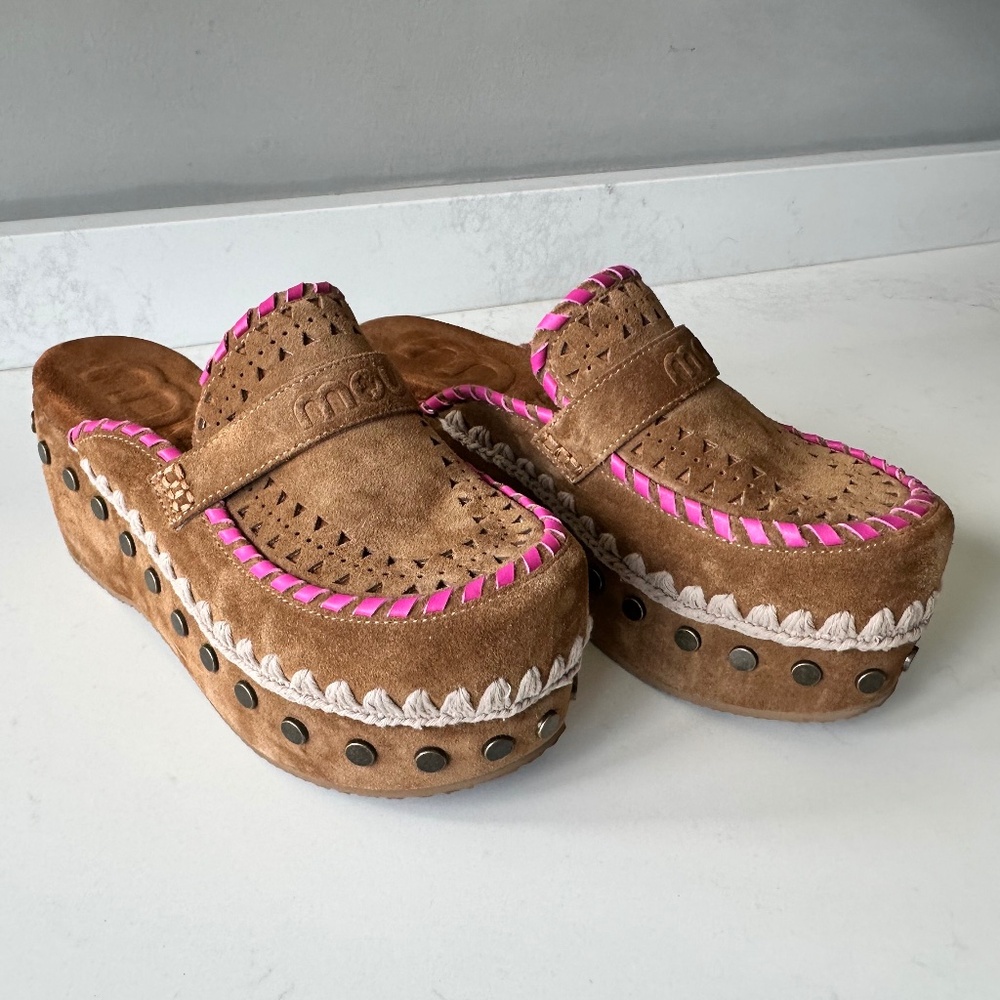 Mou | Leather Overstitching Suede Clogs - Cognac & Pink - 60mm Wedge - Picture 9 of 15
